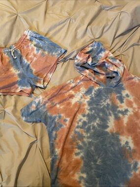 Love Tree Tie-Dye Hoodie & Shorts Set - Blue & Peach